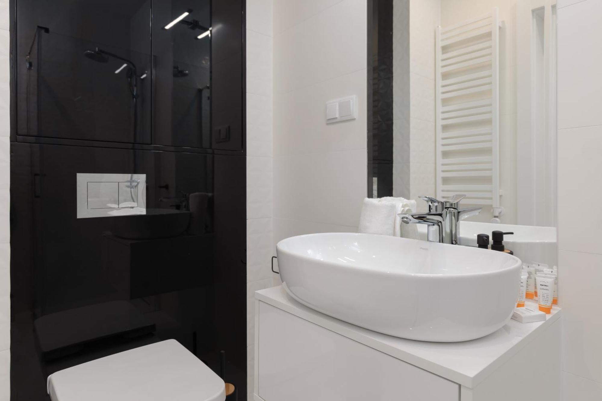 Royal Waves Resort & Spa - Apartment With Parking By Noclegi Renters Miedzyzdroje Ngoại thất bức ảnh