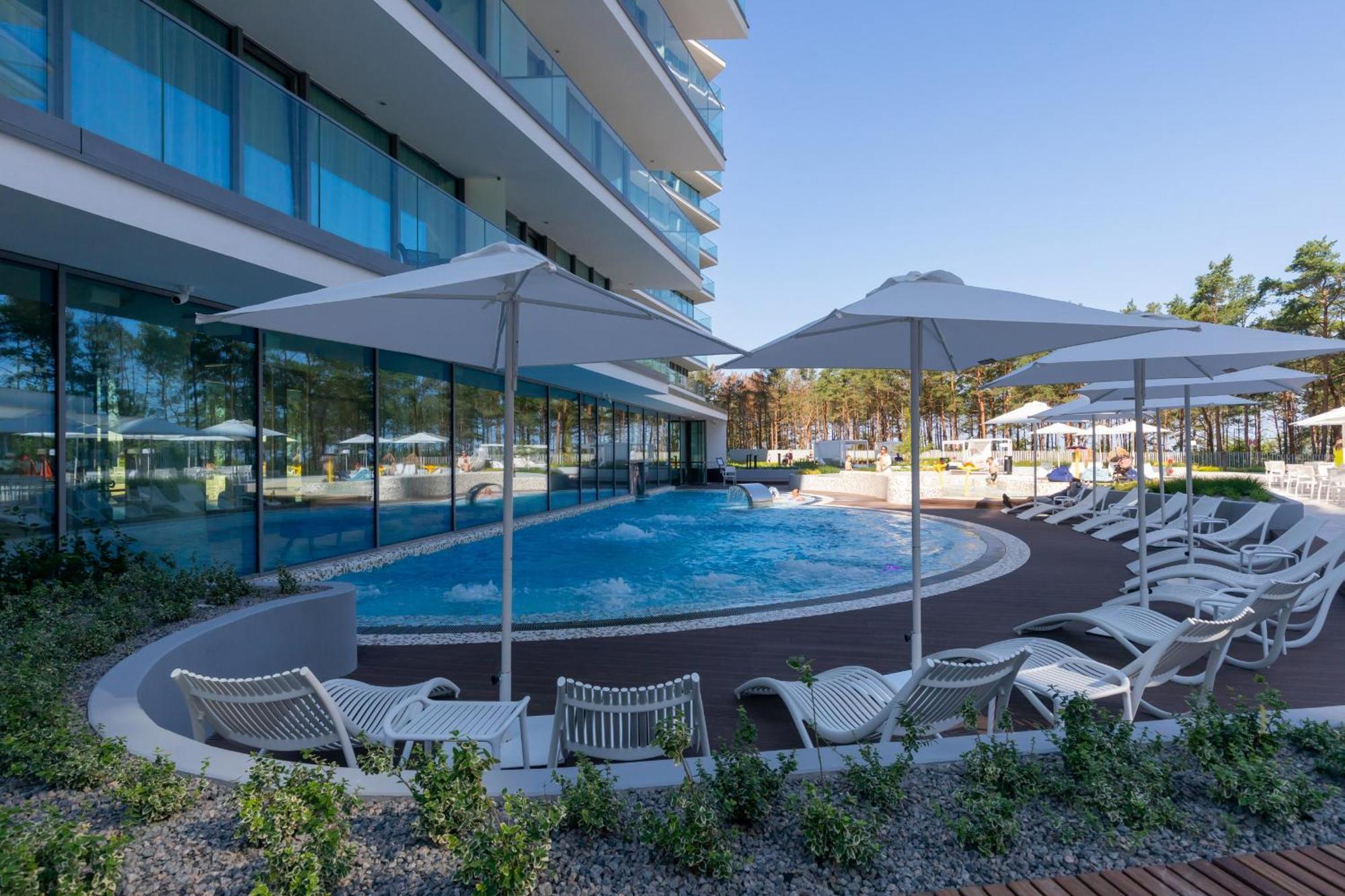 Royal Waves Resort & Spa - Apartment With Parking By Noclegi Renters Miedzyzdroje Ngoại thất bức ảnh