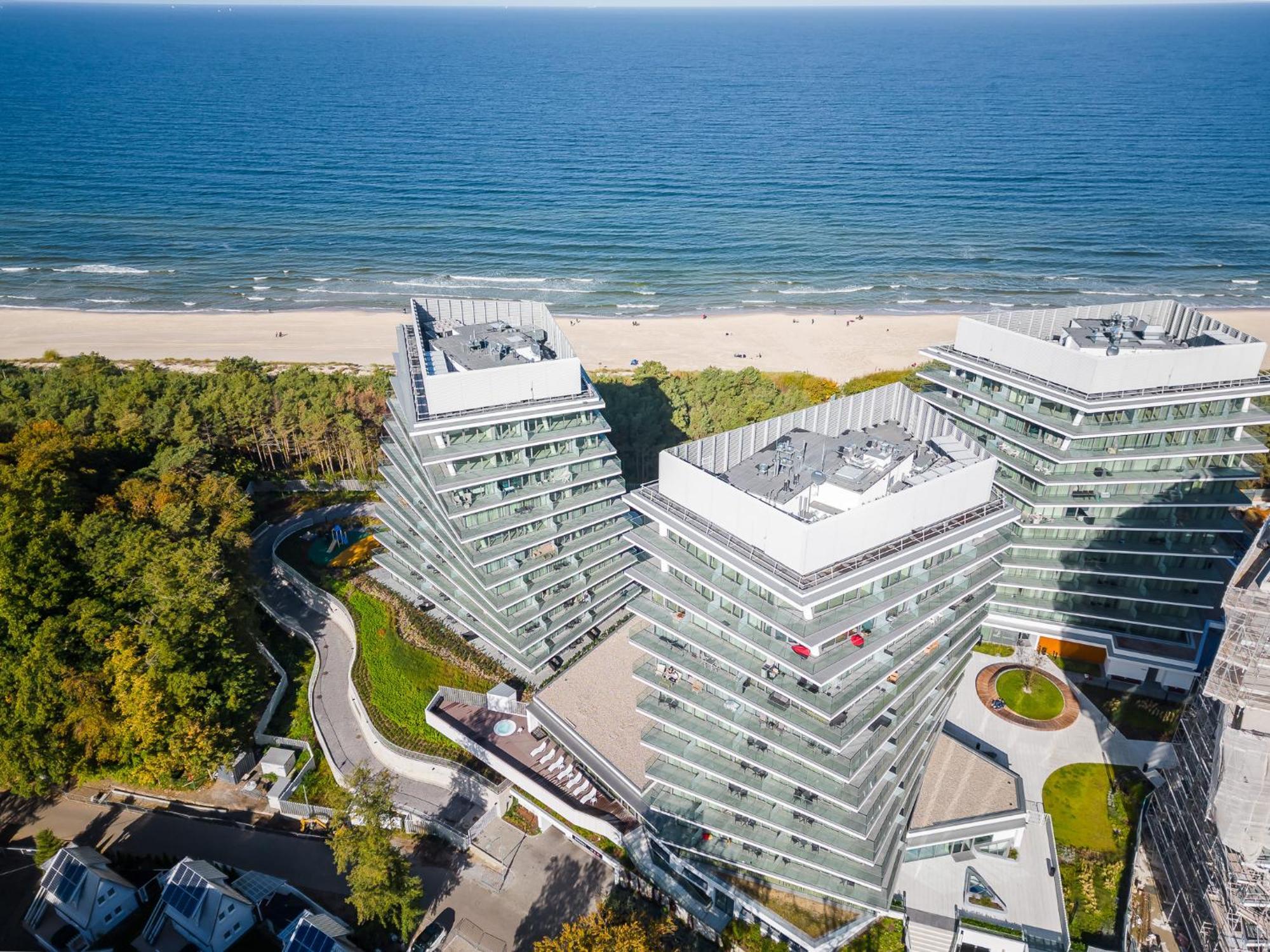 Royal Waves Resort & Spa - Apartment With Parking By Noclegi Renters Miedzyzdroje Ngoại thất bức ảnh